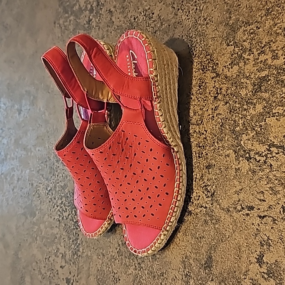Clarks Artisan Red Leather Espadrille Wedge Sandals Womens 9 NWT